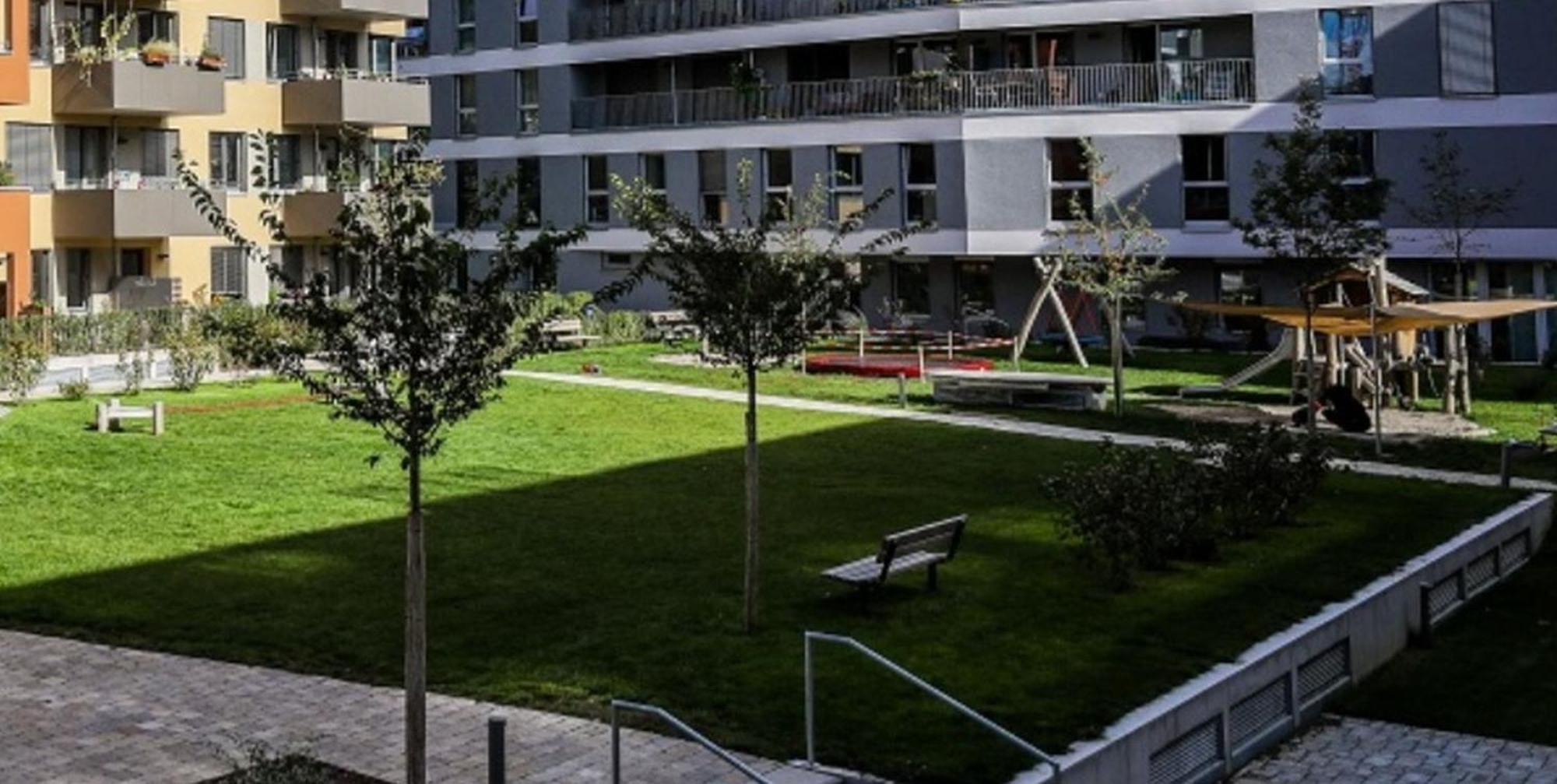 Stadtnahes Gaestezimmer Im Penthouse Bei Esi Tübingen Exteriör bild