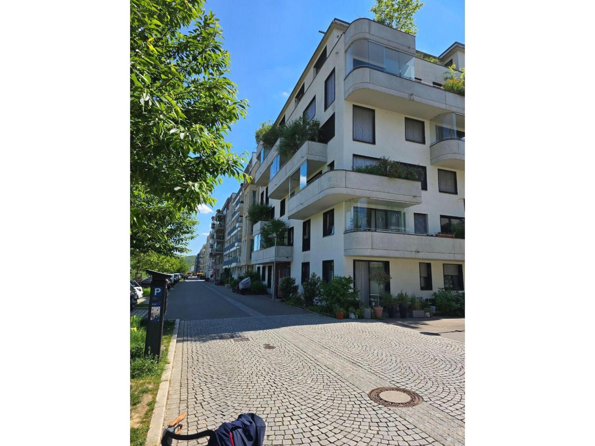 Stadtnahes Gaestezimmer Im Penthouse Bei Esi Tübingen Exteriör bild
