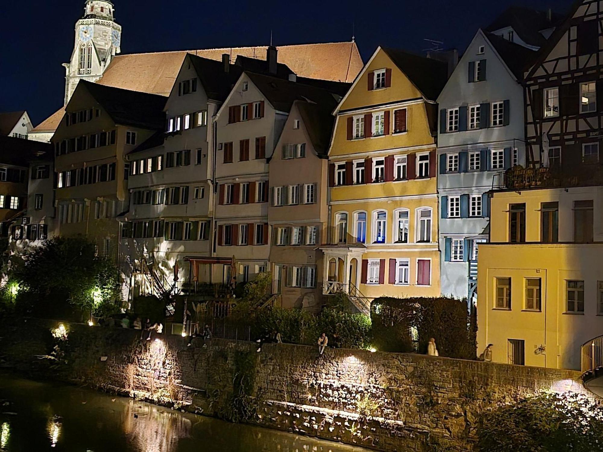 Stadtnahes Gaestezimmer Im Penthouse Bei Esi Tübingen Exteriör bild