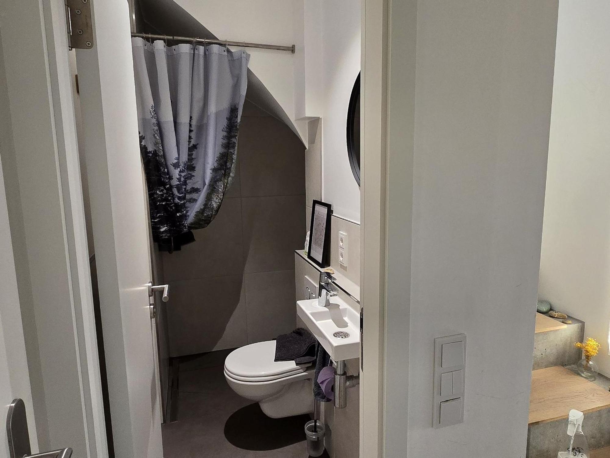 Stadtnahes Gaestezimmer Im Penthouse Bei Esi Tübingen Exteriör bild