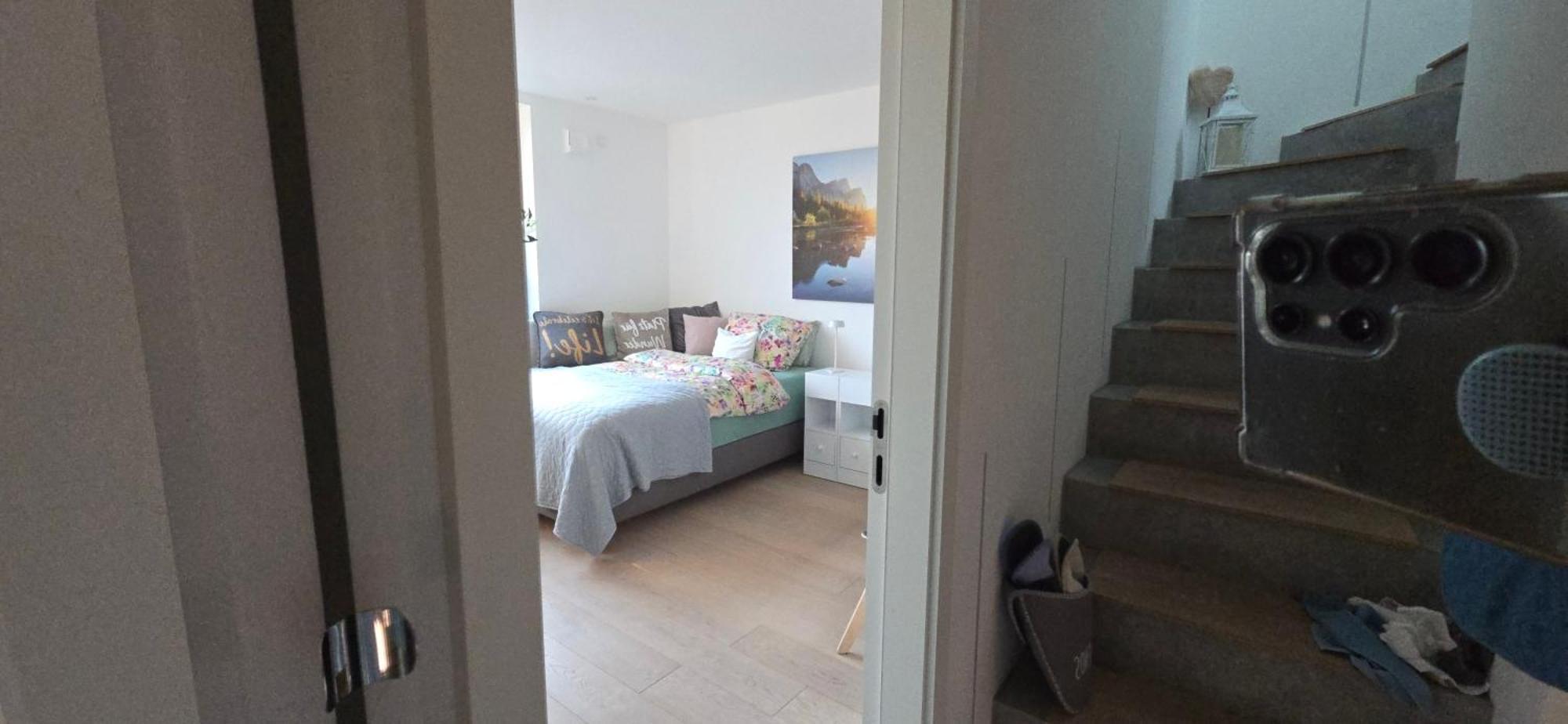 Stadtnahes Gaestezimmer Im Penthouse Bei Esi Tübingen Exteriör bild